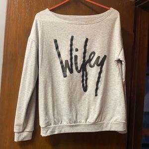 Hoodless sweatshirt. Light weight size M